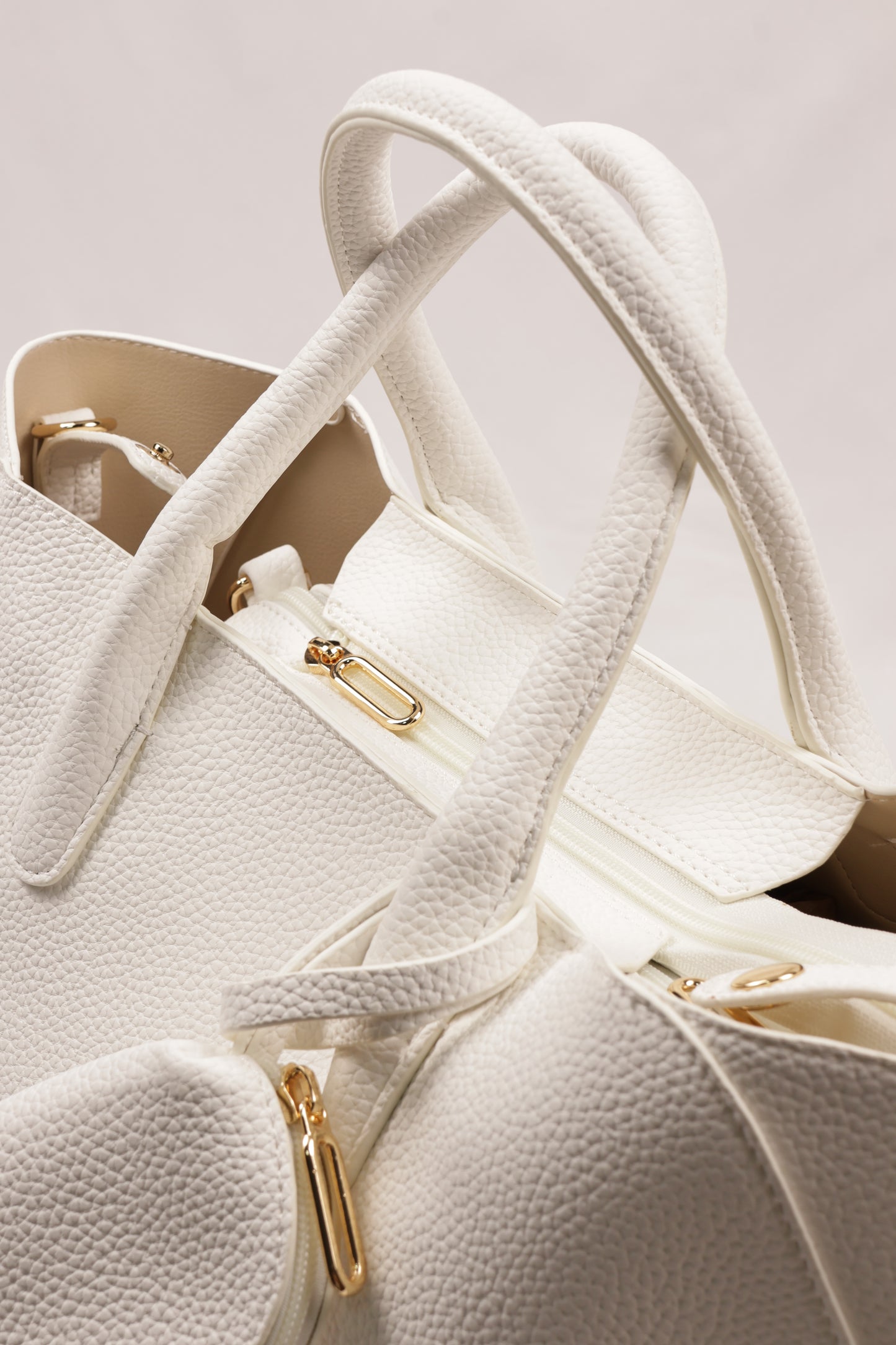 PLLCD Elegant White PU Leather Handbag with Detachable Small Pouch - Spacious & Stylish Tote Bag with Adjustable Strap