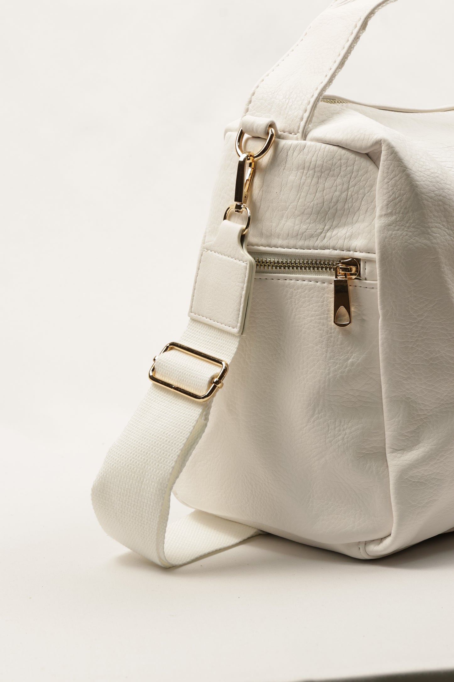PLLCD Women’s PU Leather Shoulder Bag – Large White Tassel Handbag, Crossbody & Tote Bag for Work, Travel, and Daily Use
